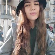 Je vais enseigner la langue arabe à tous les âges. L'arabe est ma langue maternelle et je parle couramment l'arabe classique et le